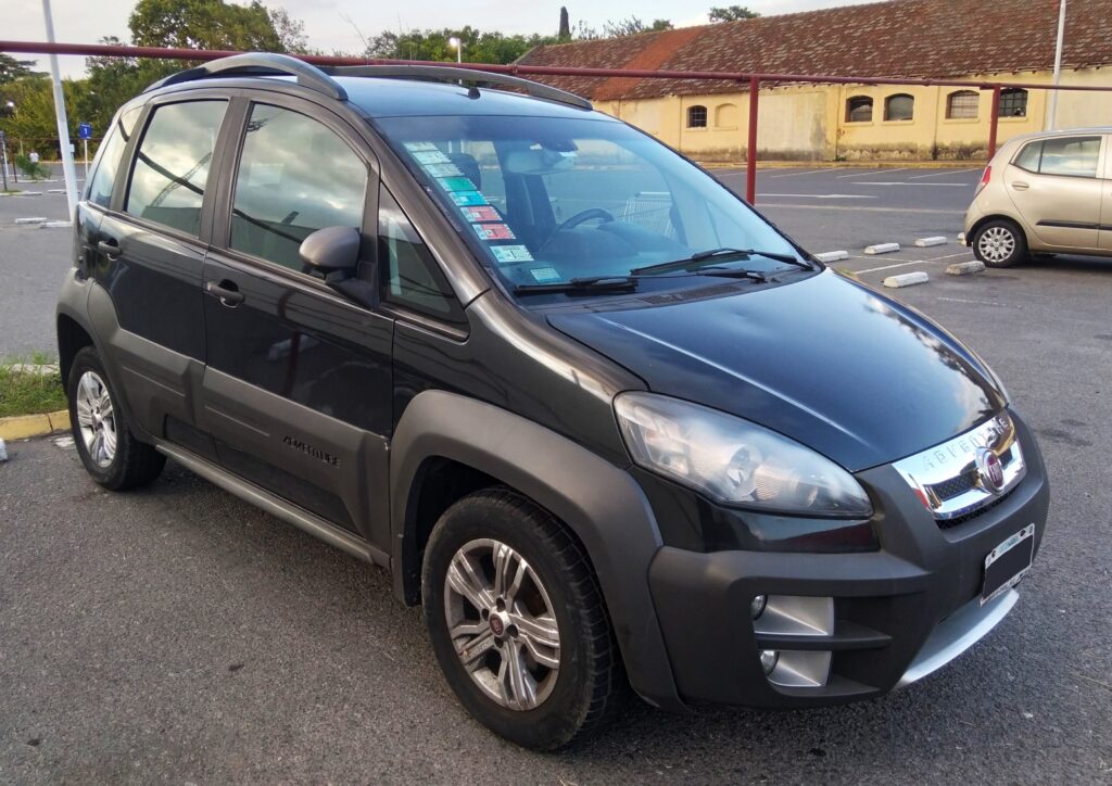 foto fiat idea adventure locker 1 6 2014